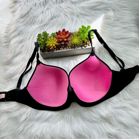 Victoria's Secret PINK Padded Underwire Two-Tone Bra, 32DD (32E) - Picture 5 of 6